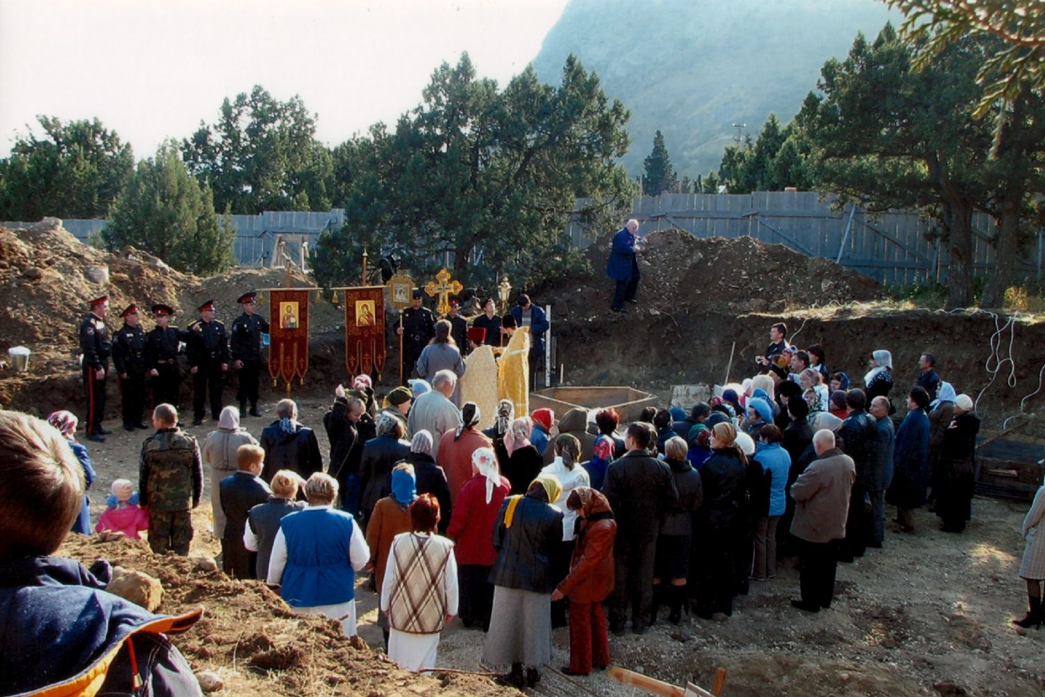 23 ноября 2006 года был заложен первый камень в фундамент нового храма святителя Луки архиепископа Крымского в Новом Свете.