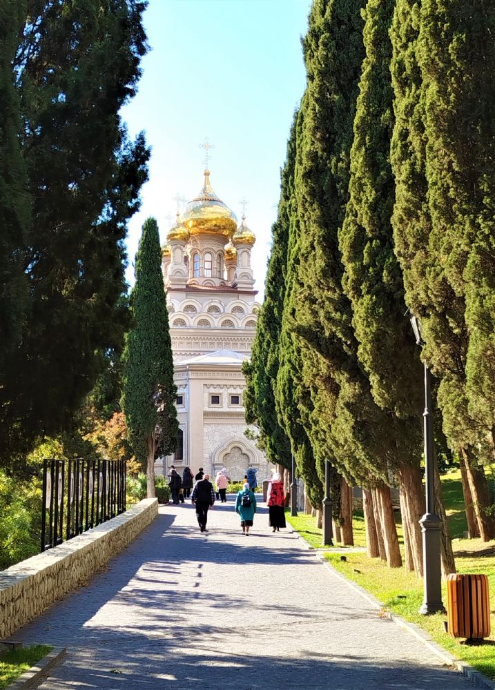 Храм Архангела Михаила в г. Алупке