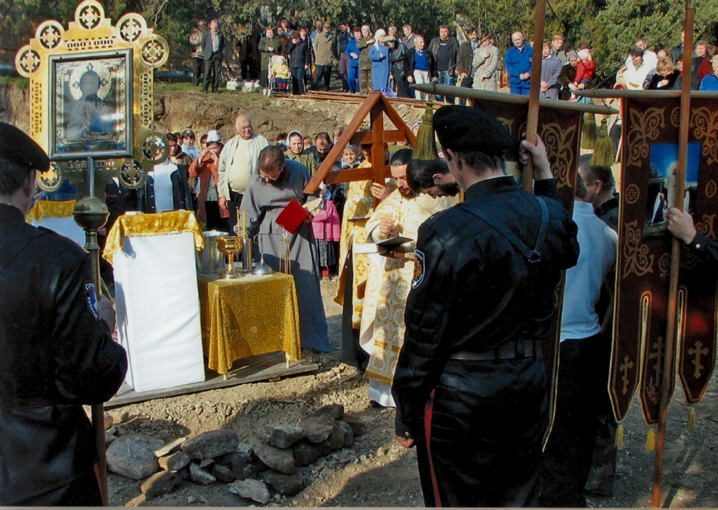 23 НОЯБРЯ 2006 ГОДА БЫЛ ЗАЛОЖЕН ПЕРВЫЙ КАМЕНЬ В ФУНДАМЕНТ НОВОГО ХРАМА СВЯТИТЕЛЯ ЛУКИ АРХИЕПИСКОПА КРЫМСКОГО В НОВОМ СВЕТЕ.