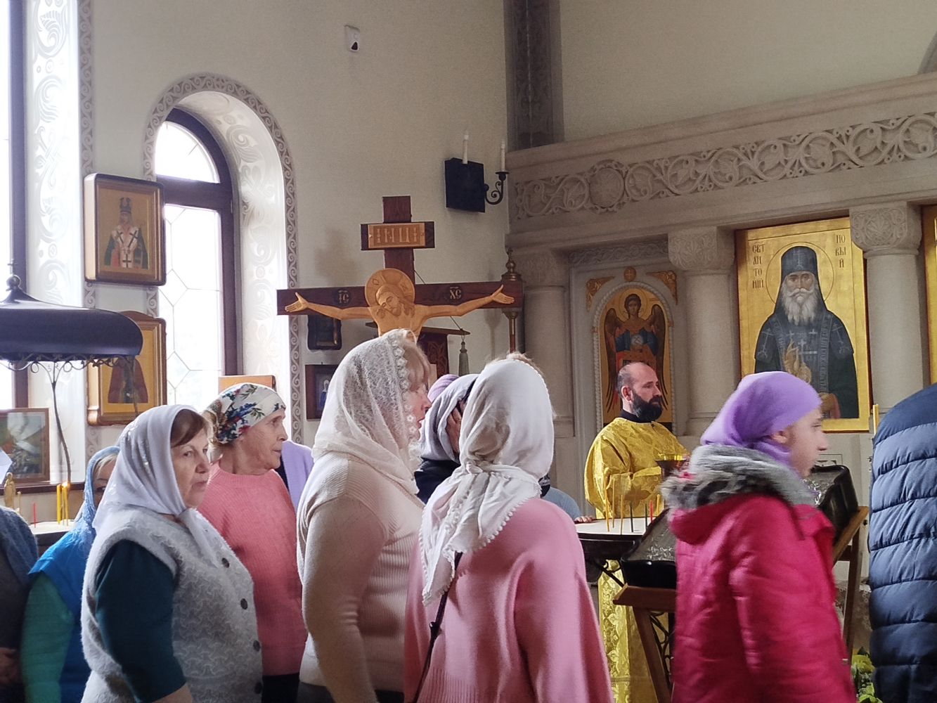 Литургия в нашем храме.  С праздником, православные!